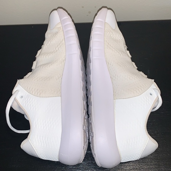 Under Armour Charged Rogue 3 Sneakers. White. Size 8. - Picture 5 of 9
